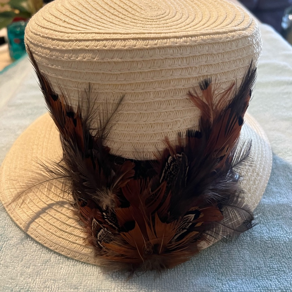 Antonio Melani Straw Hat, Feathers, Brown ribbon band. - Picture 7 of 8